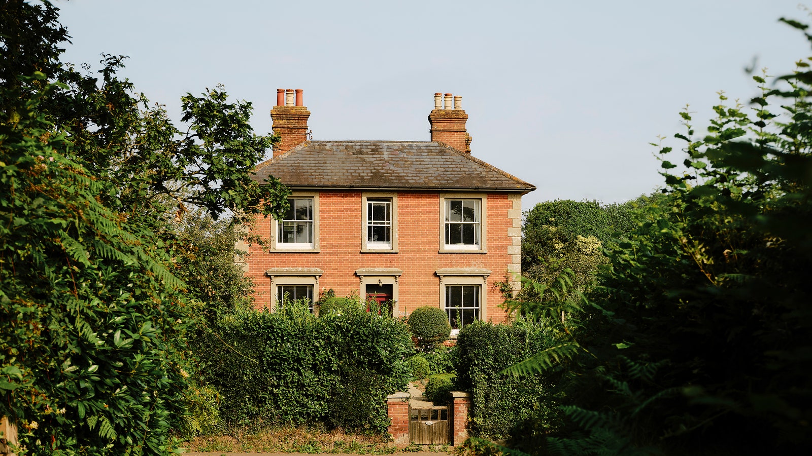 A Charleston curator's Bloomsbury-inspired house in Sussex