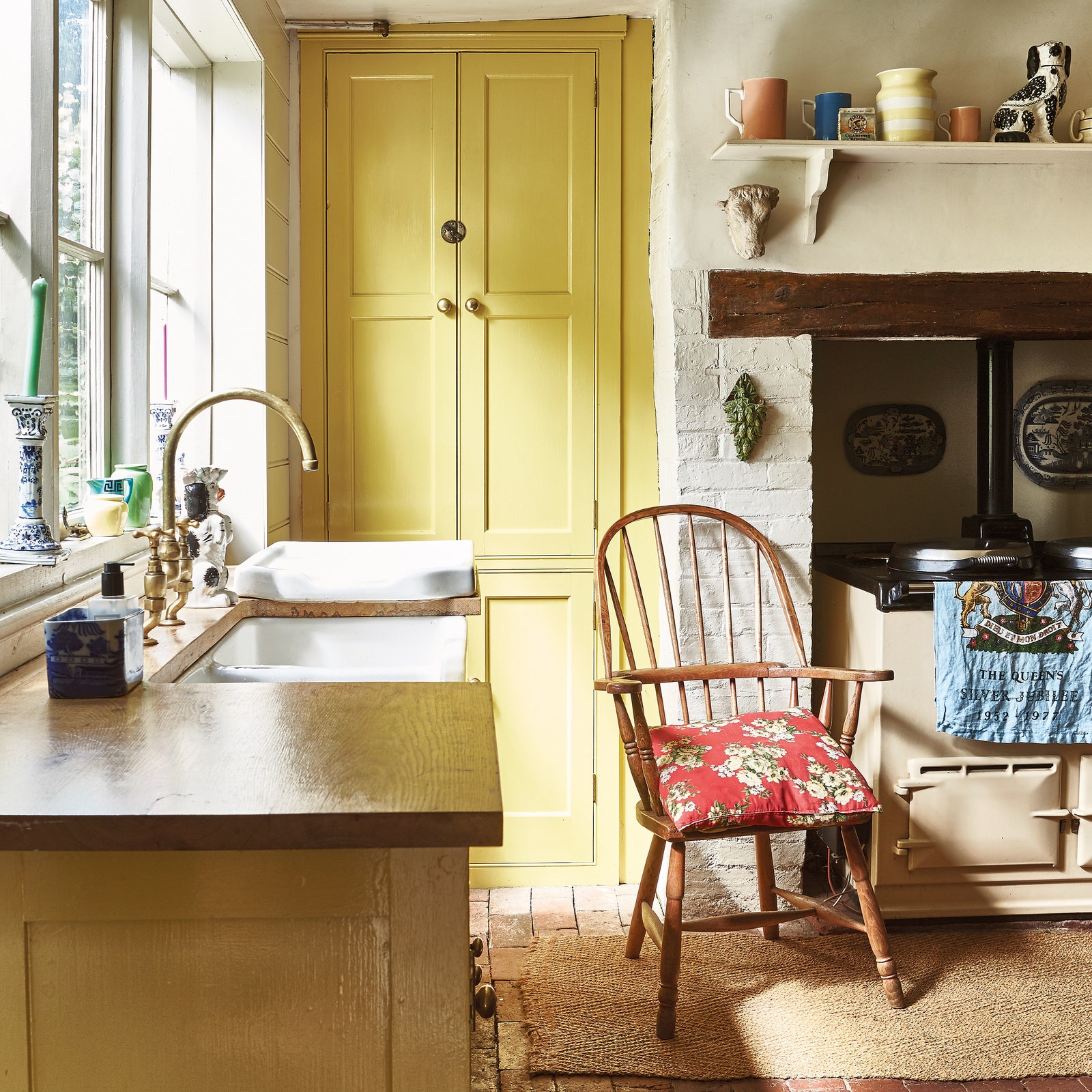 How to style a simple country kitchen